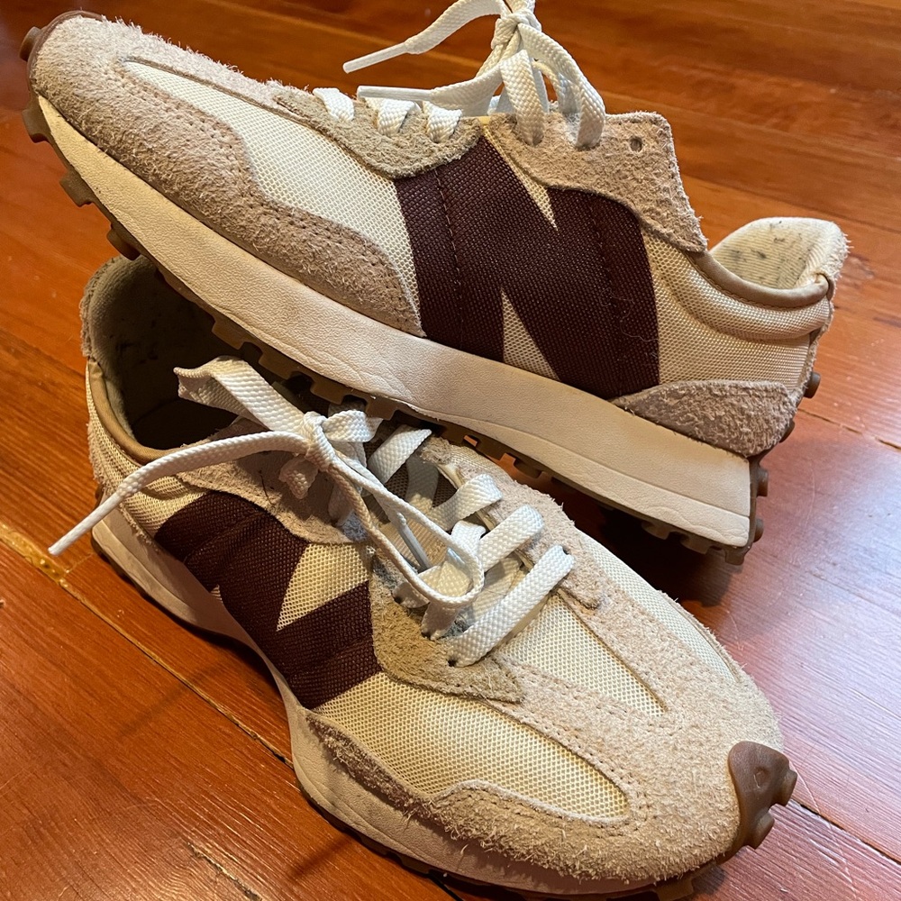 New Balance 327